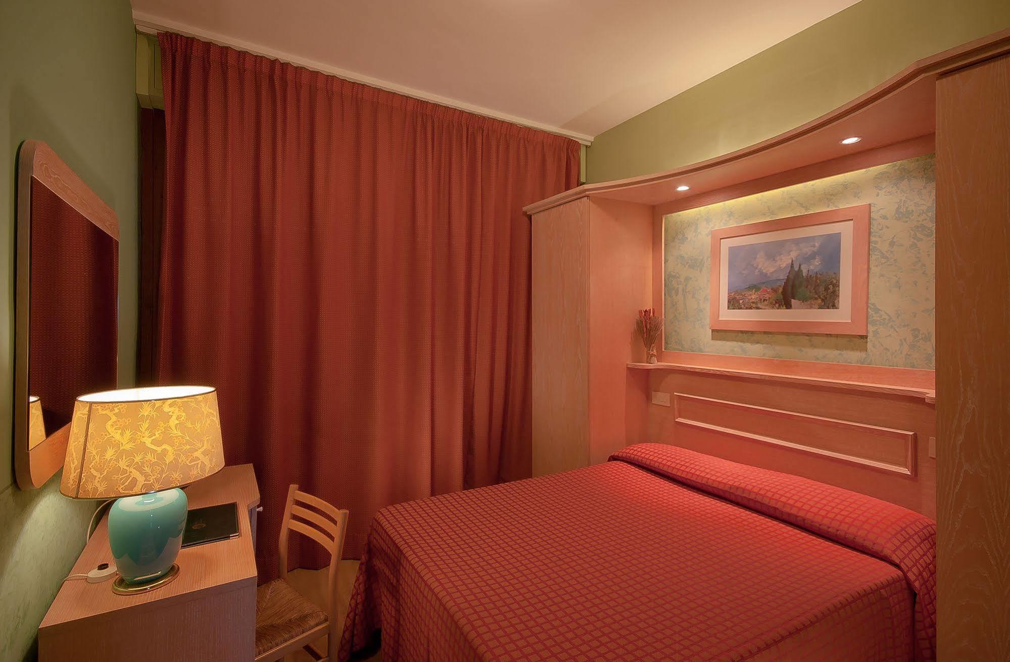 Hotel Meridiana Florence Extérieur photo